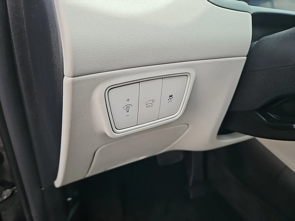 Used 2023 Phantom Black Pearl Hyundai SEL image 22
