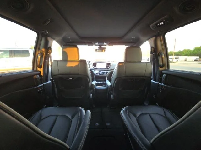 Used 2025 White Chrysler Limited image 20