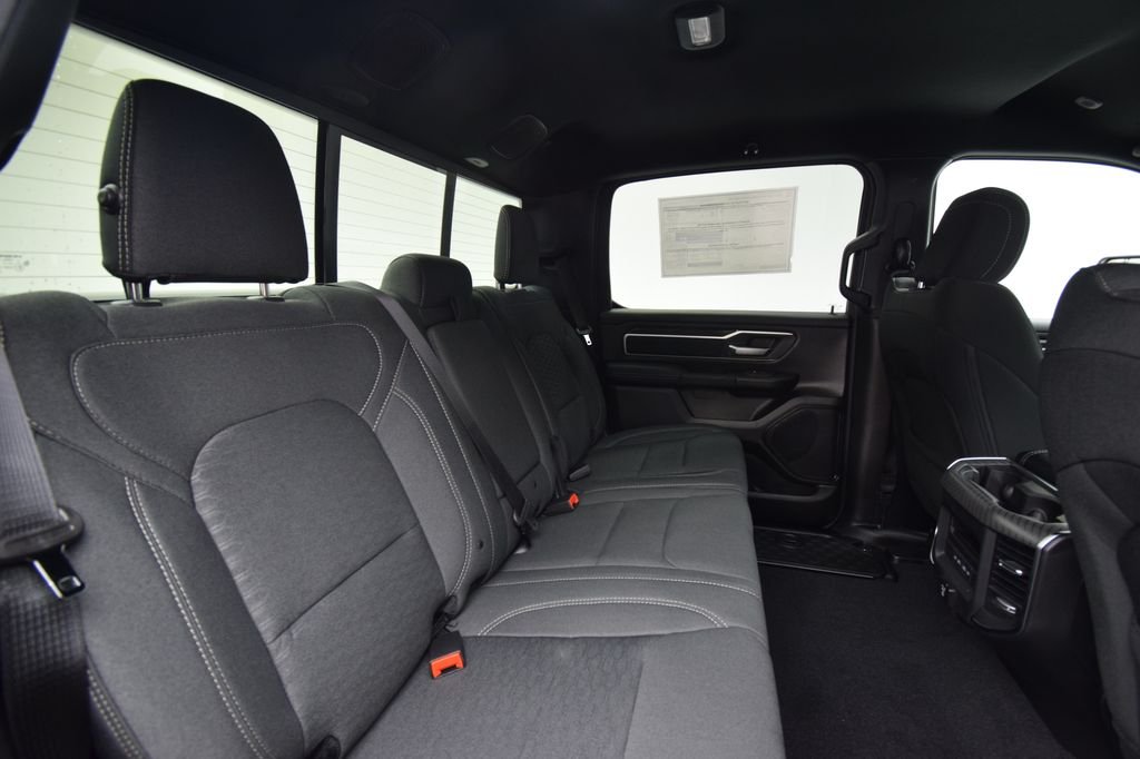 New 2026 Diamond Black Crystal Pearl-Coat Exterior Paint RAM Big Horn/Lone Star image 35