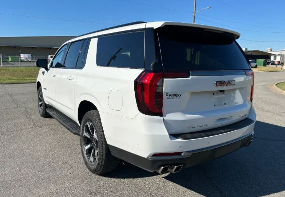 Used 2026 Summit White GMC AT4 image 4