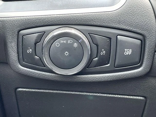 Used 2024 Gray Ford SE image 27