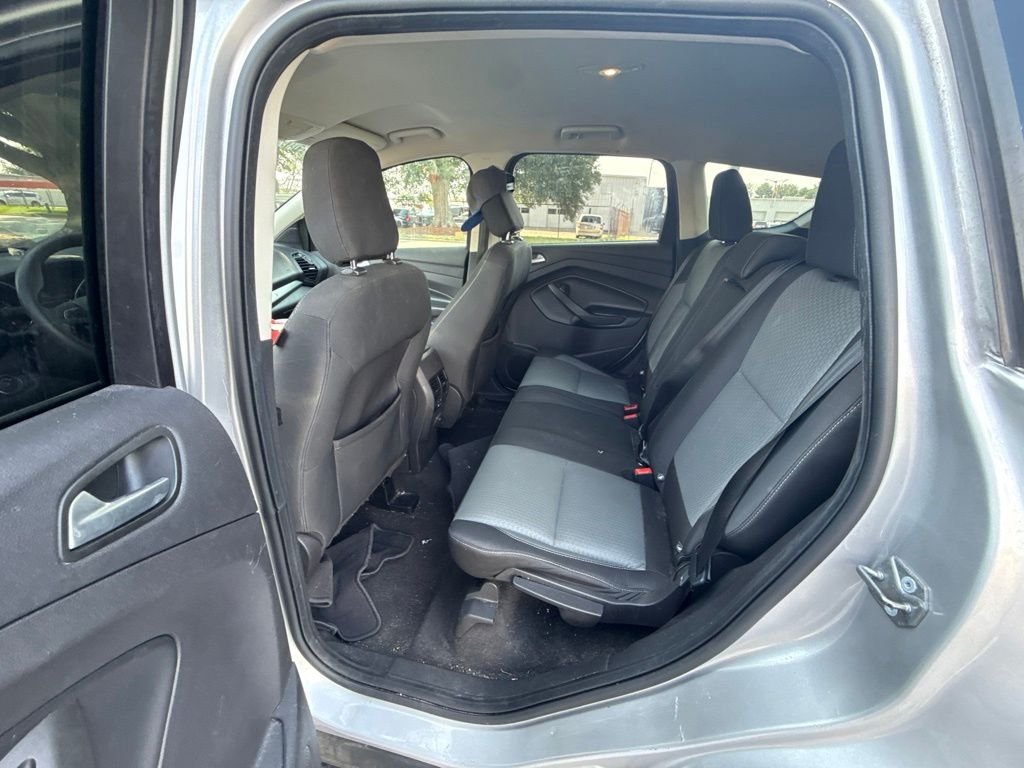 Used 2019 Silver Ford SE image 18