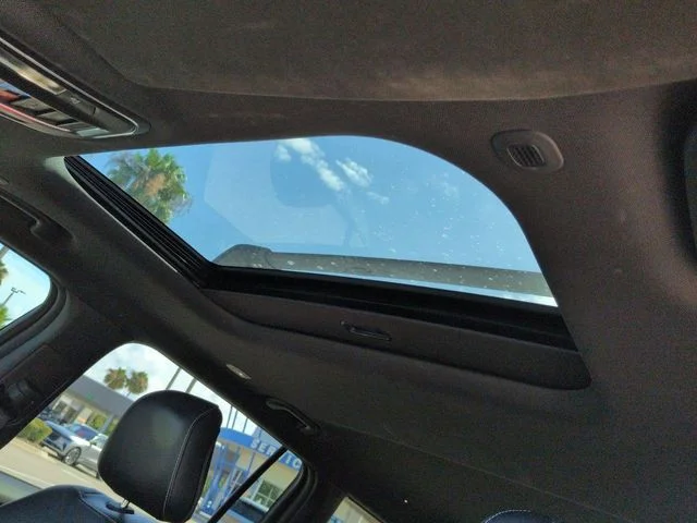 Used 2023 White Jeep Altitude image 20