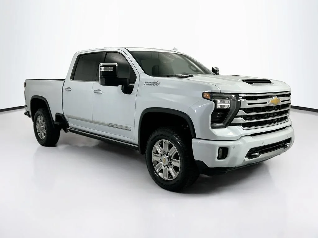 Used 2026 Polar White Chevrolet High Country image 3