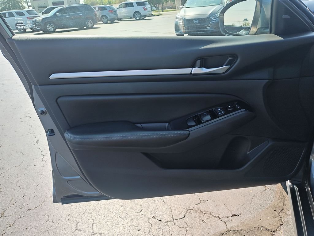 Used 2023 Gray Nissan 2.5 SV image 12