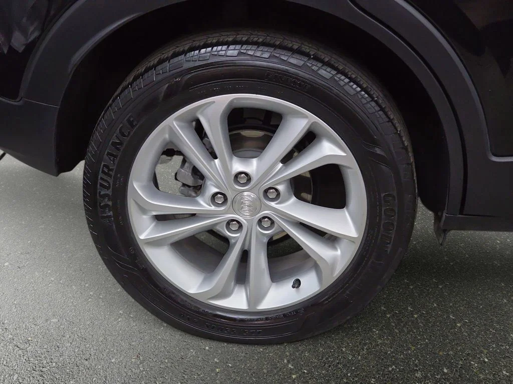 Used 2023 Black Buick Preferred image 32