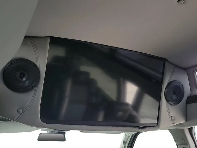 Used 2025 Special Exterior Color GMC Work Van image 27