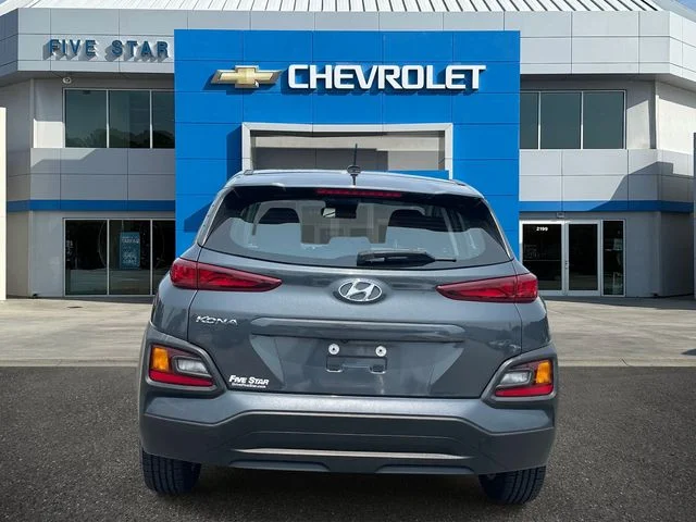 Used 2020 Gray Hyundai SE image 5