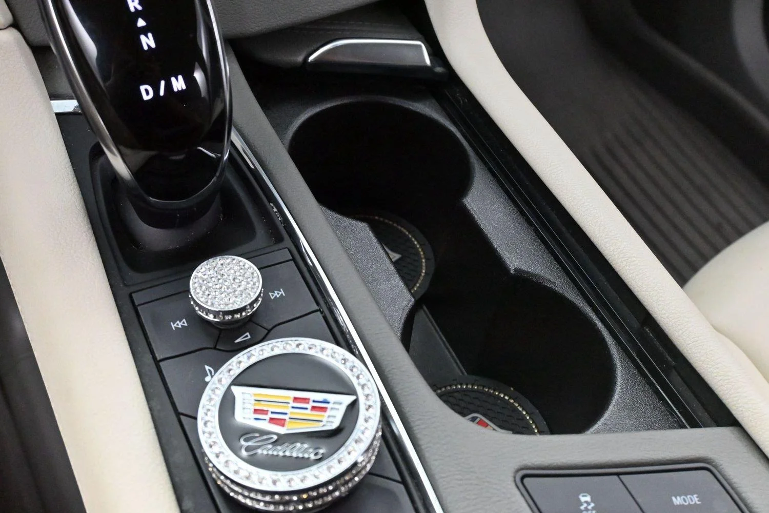 Used 2020 CRYSTAL WHITE TRICOAT Cadillac AWD Premium Luxury image 19