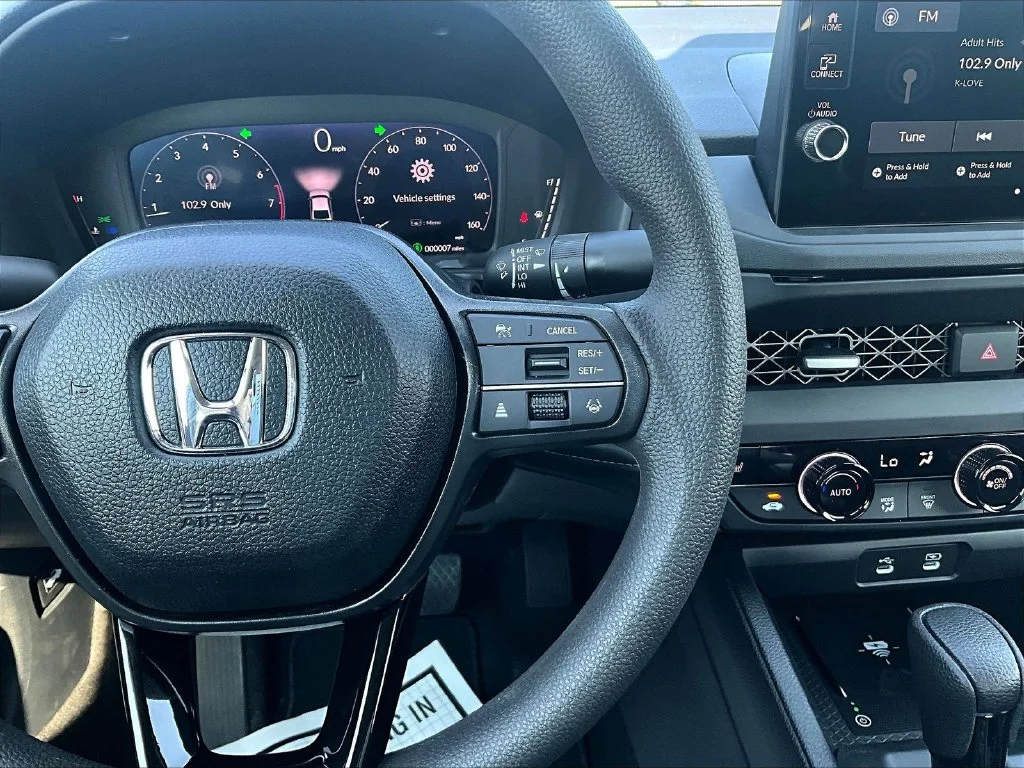 New 2026 Crystal Black Pearl Honda SE image 13