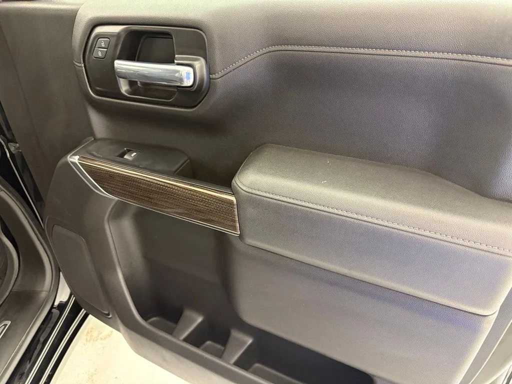 Used 2021 Black Chevrolet RST image 47