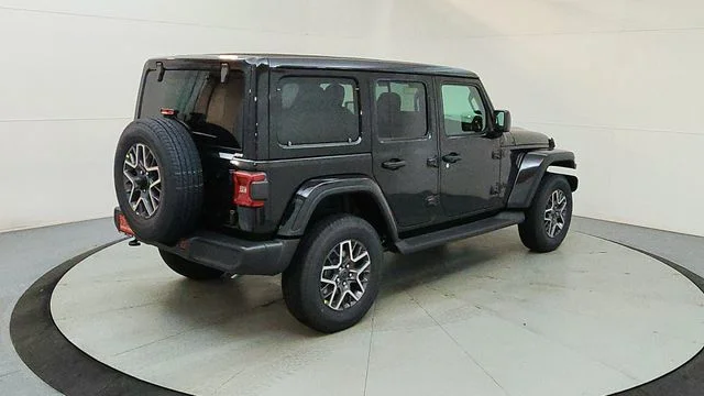 New 2026 Black Clear-Coat Exterior Paint Jeep Sahara image 10