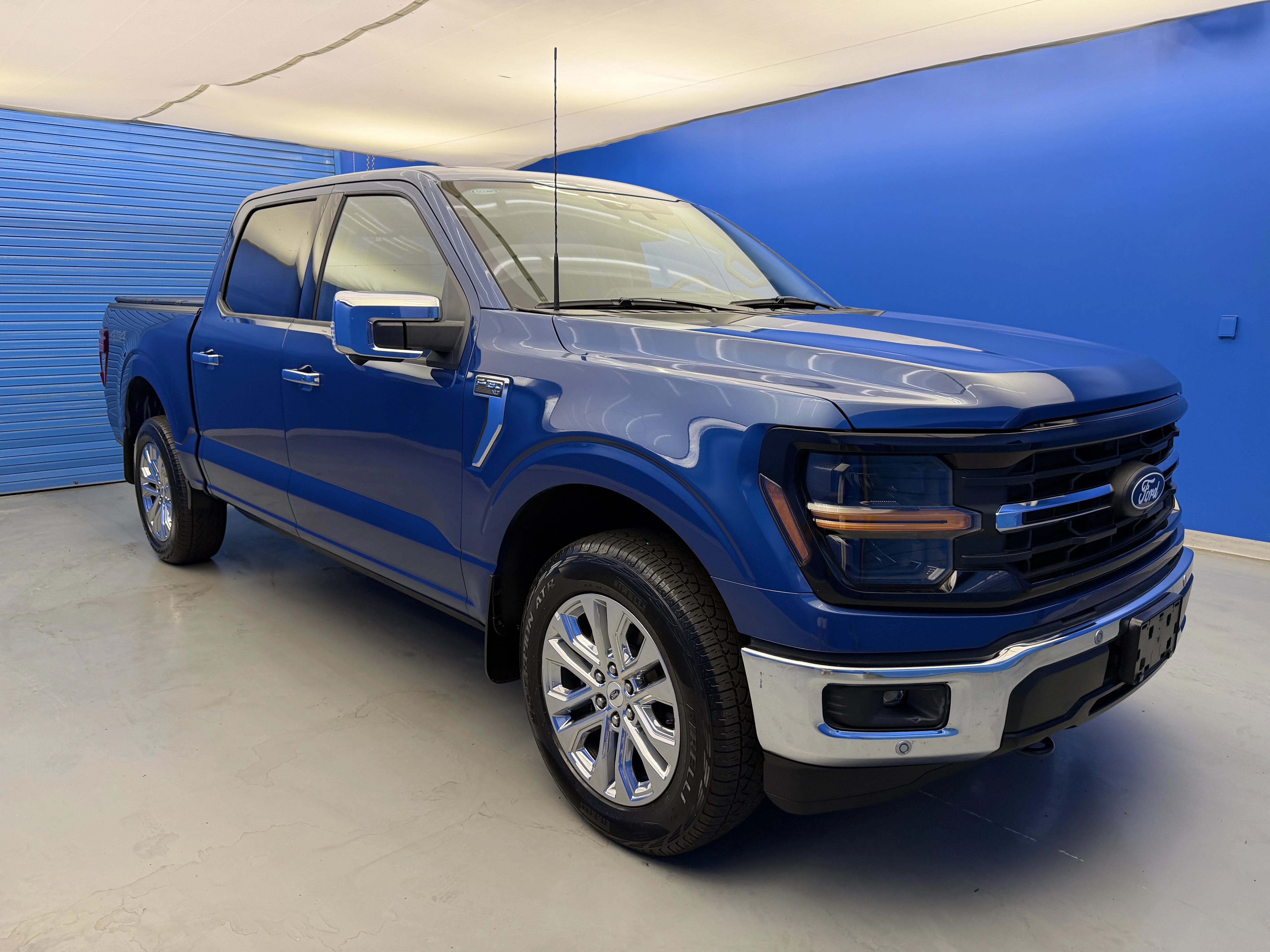 Used 2024 Atlas Blue Metallic Ford XLT image 2