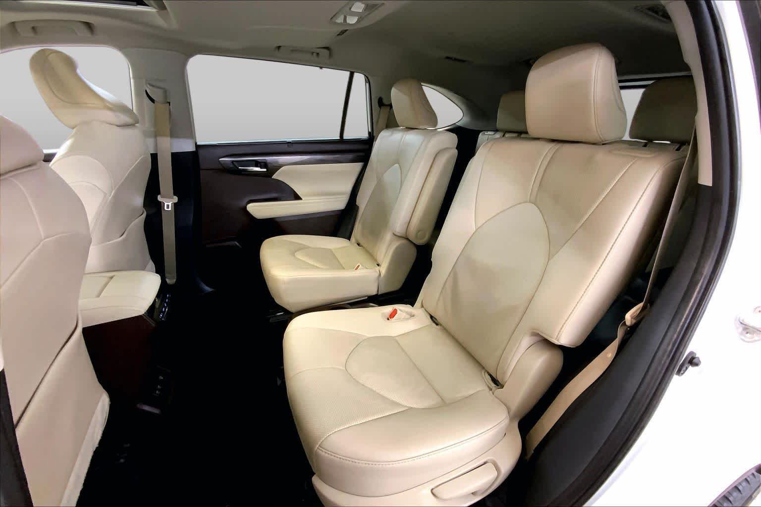 Used 2021 Blizzard Pearl Toyota Limited image 20