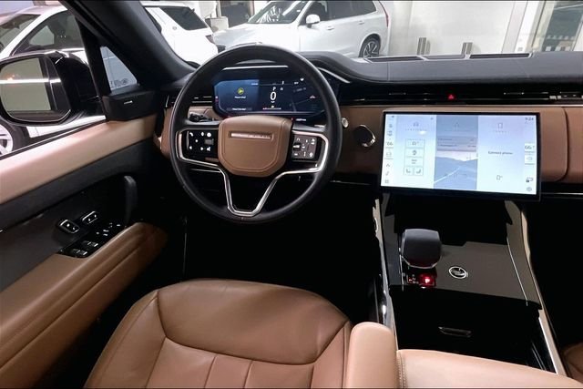 Used 2024 Black Land Rover SE image 4