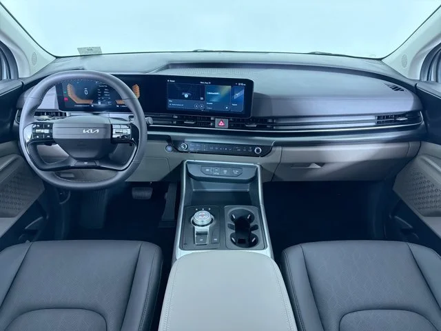 New 2027 CERAMIC SILVER Kia LXS image 19