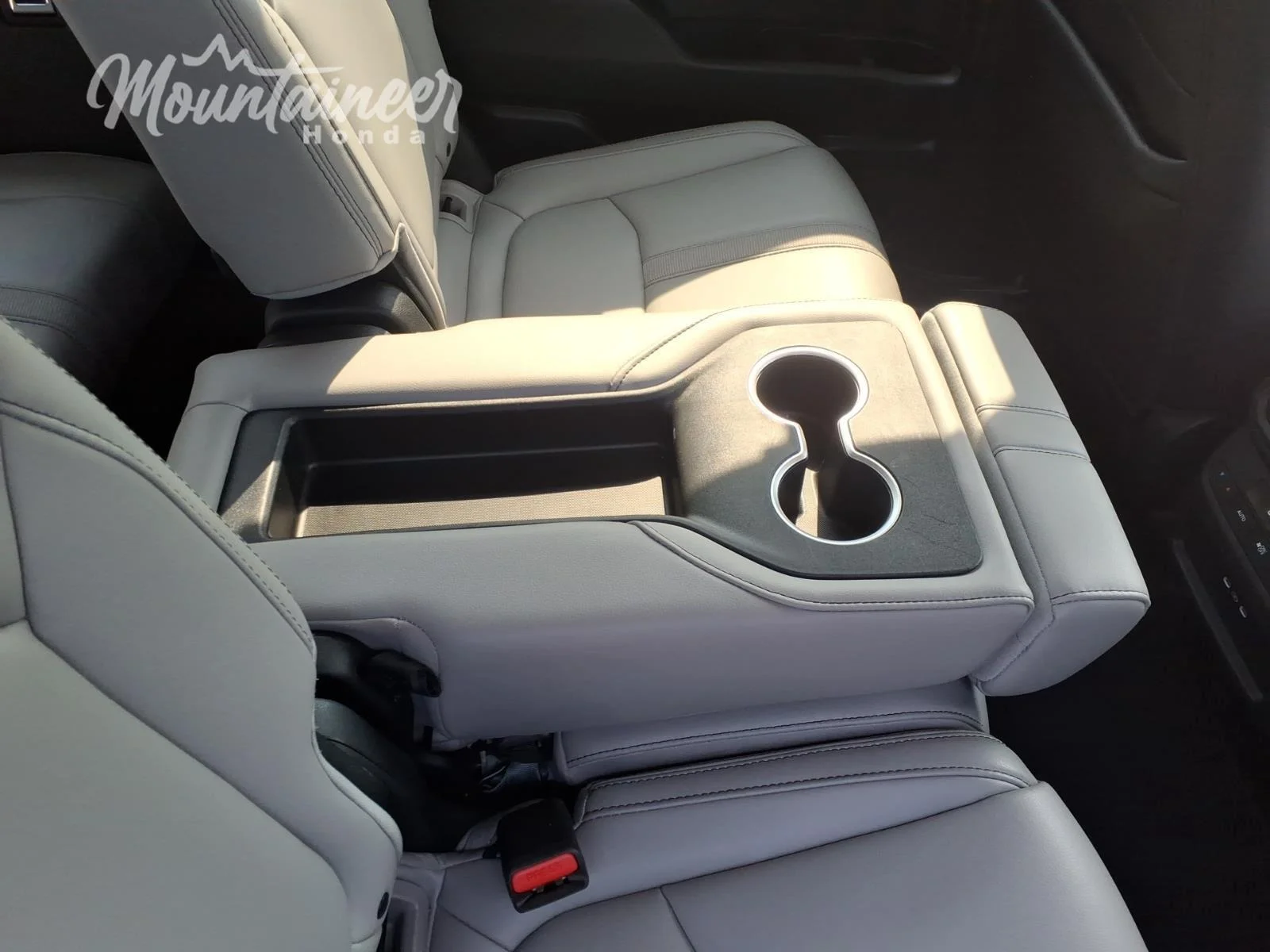 Used 2025 Obsidian Blue Pearl Honda Touring image 25