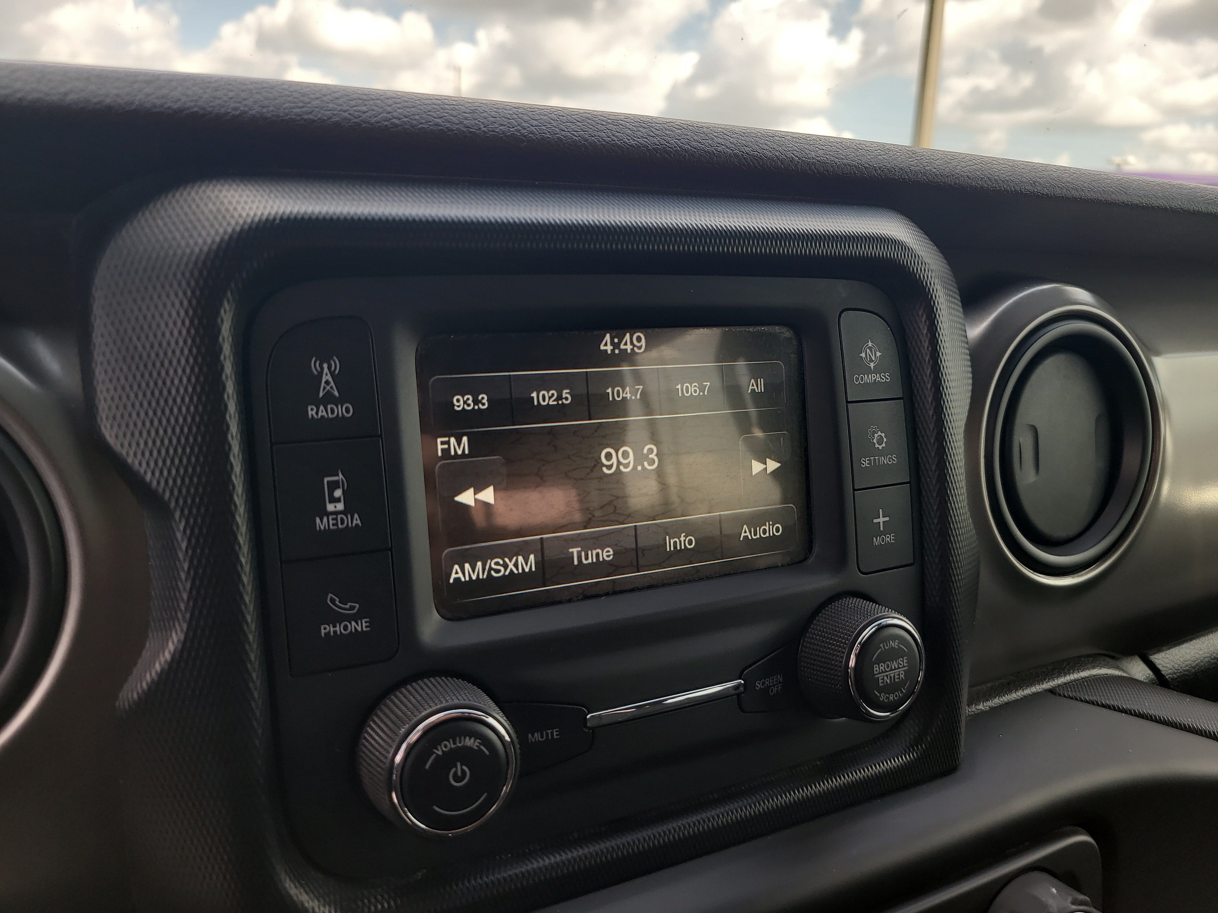 Used 2019 Granite Crystal Metallic Clearcoat Jeep Sport image 20