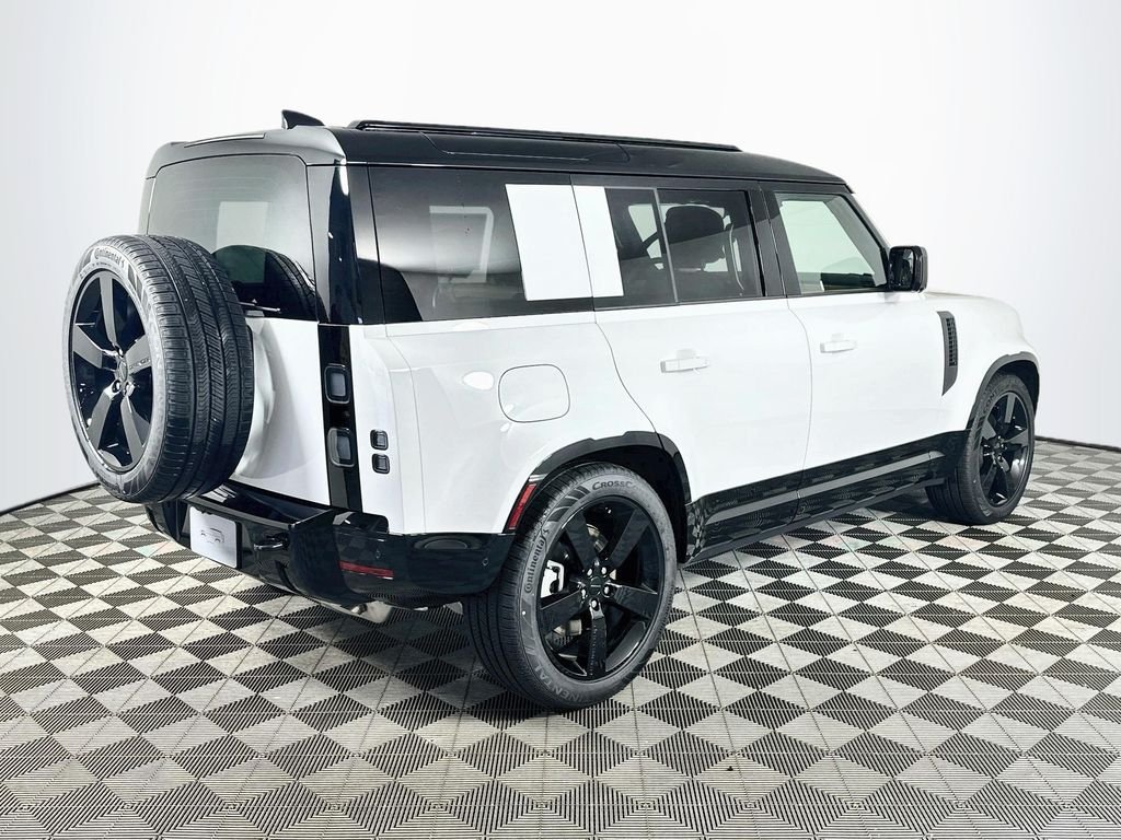 New 2026 Fuji White Land Rover X-Dynamic SE image 5