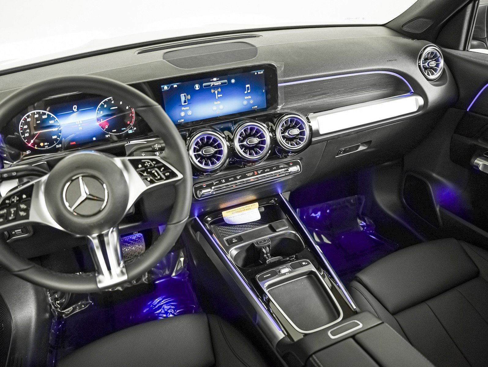 New 2026 Mountain Grey Metallic Mercedes-Benz GLB 250 image 17