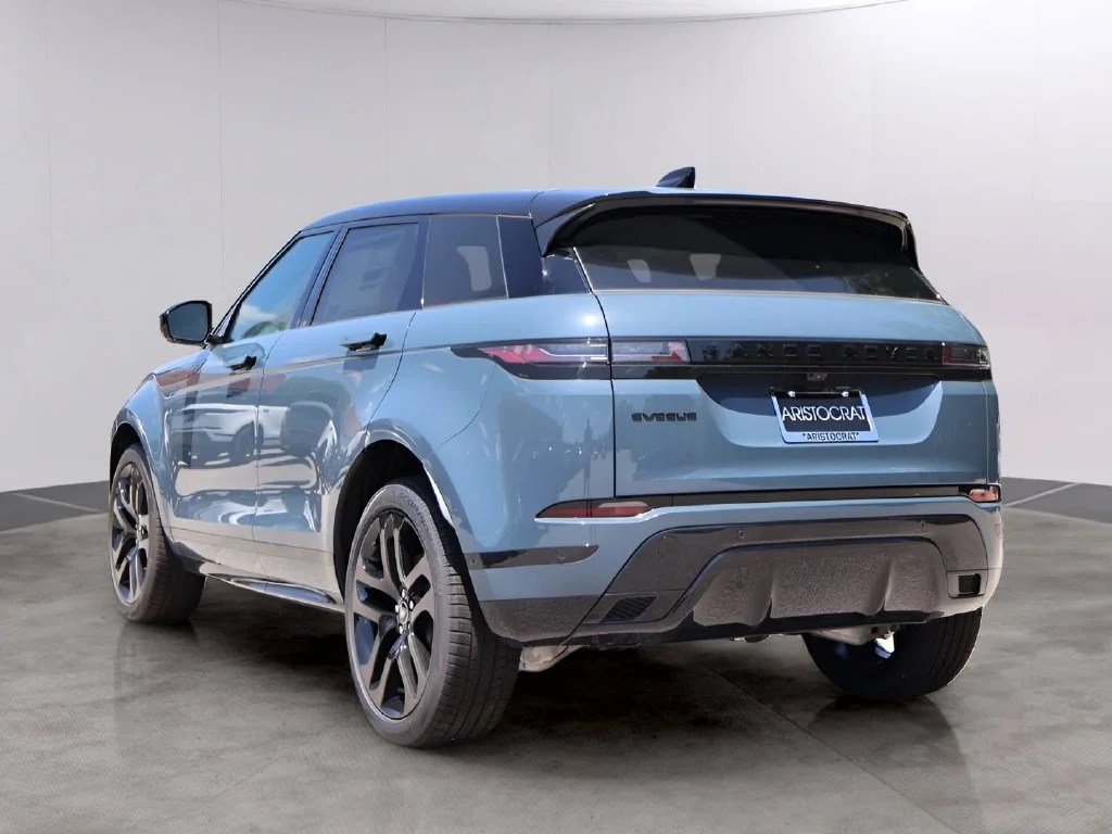 Certified Used 2026 Tribeca Blue Metallic Land Rover Dynamic image 7