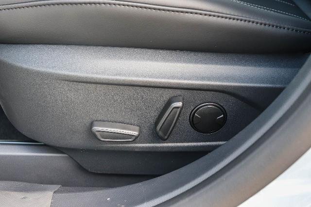 New 2026 Glacier Gray Metallic Tri-coat Ford Select image 48