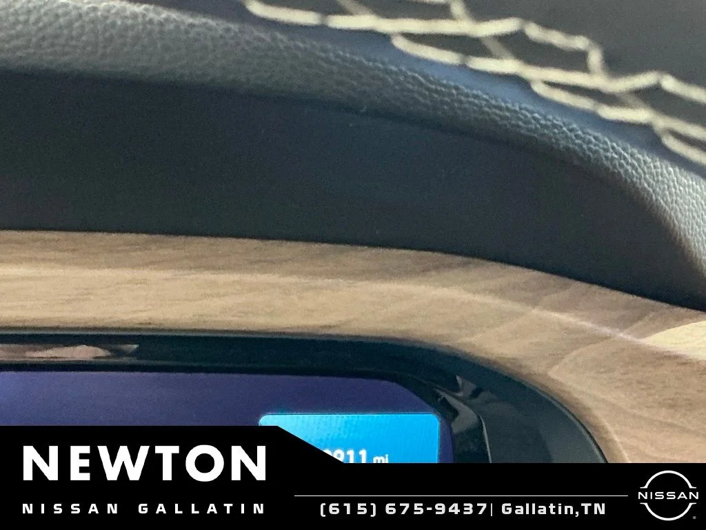 Used 2025 White Volkswagen 2.0T SE w/Technology image 57