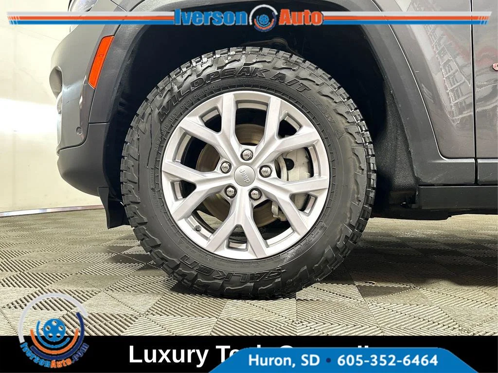 Used 2022 Baltic Gray Metallic Clearcoat Jeep Limited image 8