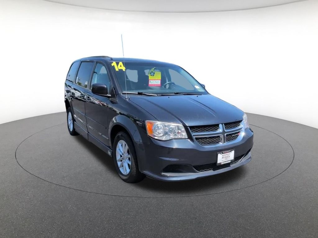 Used 2014 Gray Dodge SXT image 3
