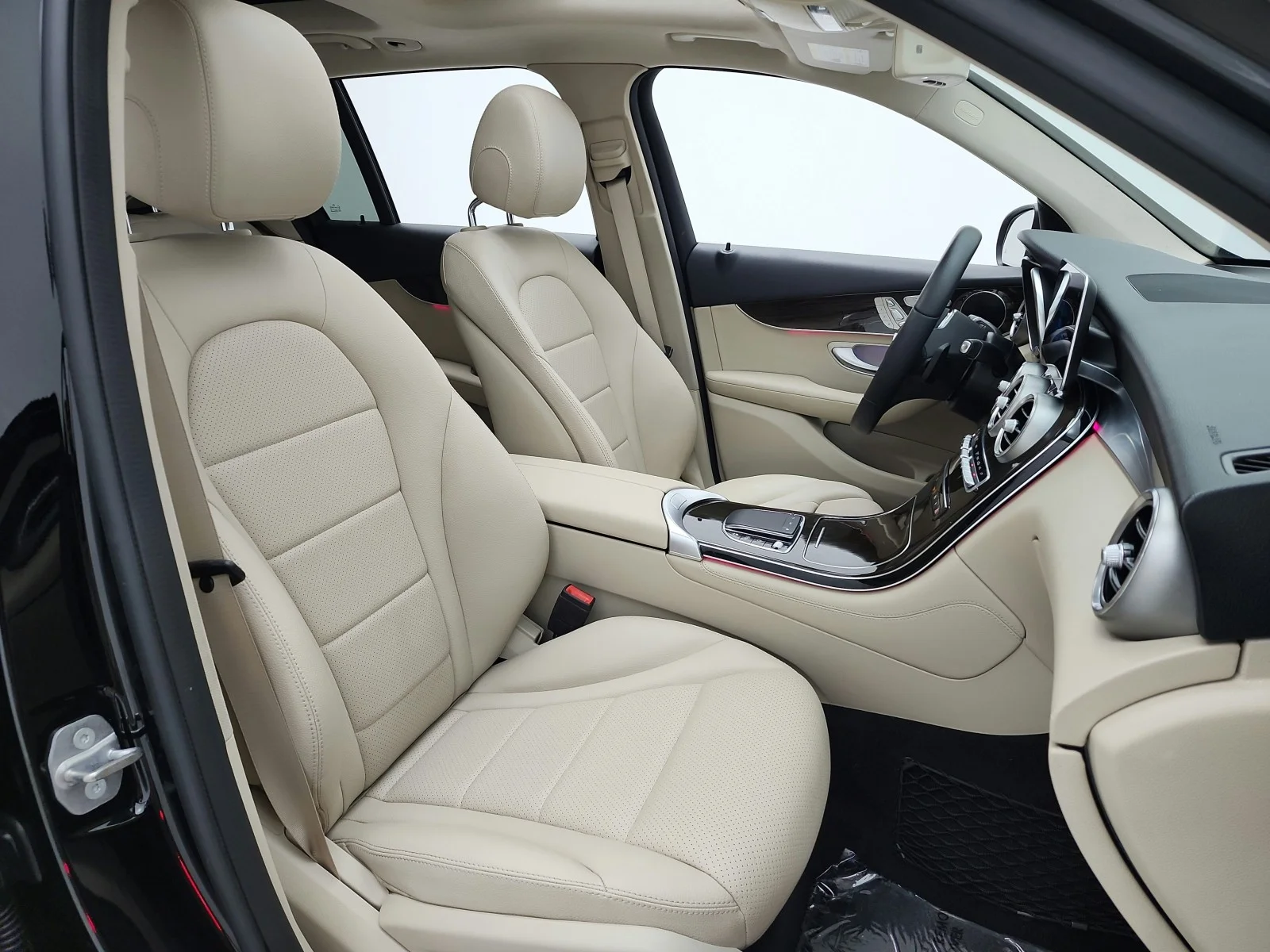 Used 2020 Black Mercedes-Benz GLC 300 4MATIC® SUV image 19