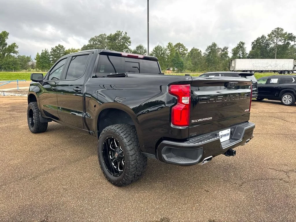 Used 2023 Black Chevrolet RST image 6