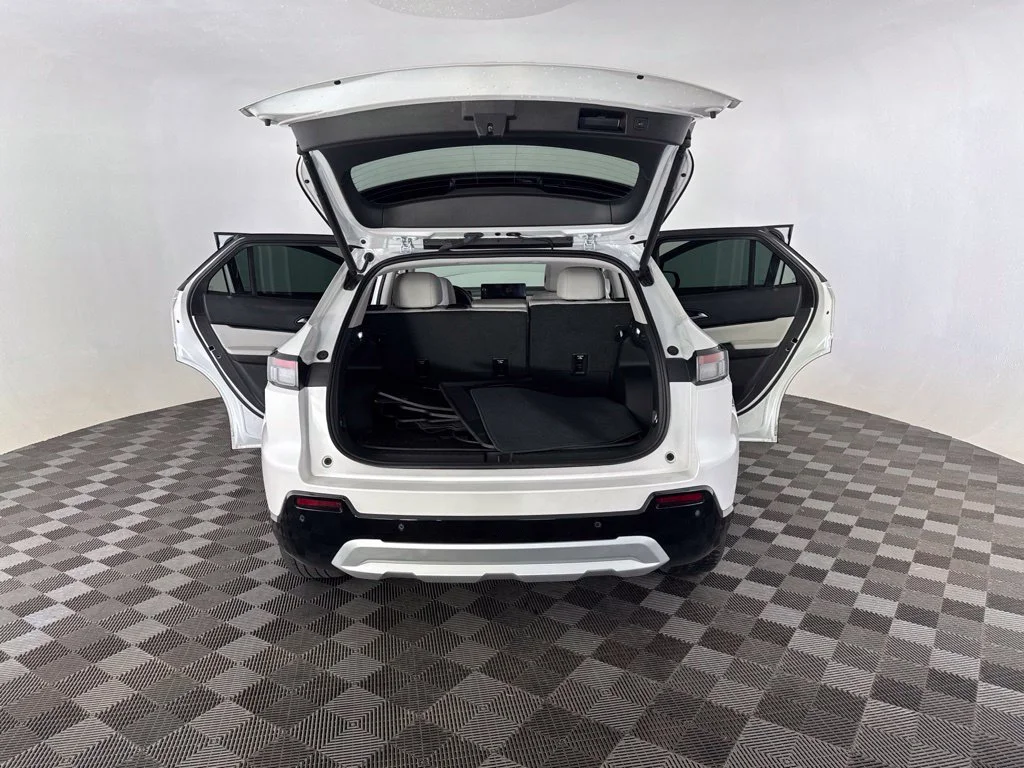 Used 2025 White Honda Touring image 17