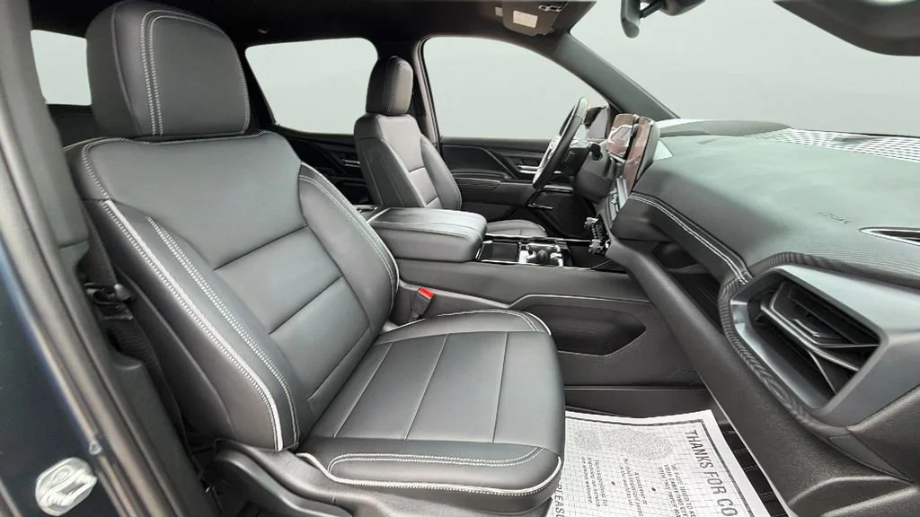 Used 2026 Blue Smoke Metallic Chevrolet LT - Standard Range image 35