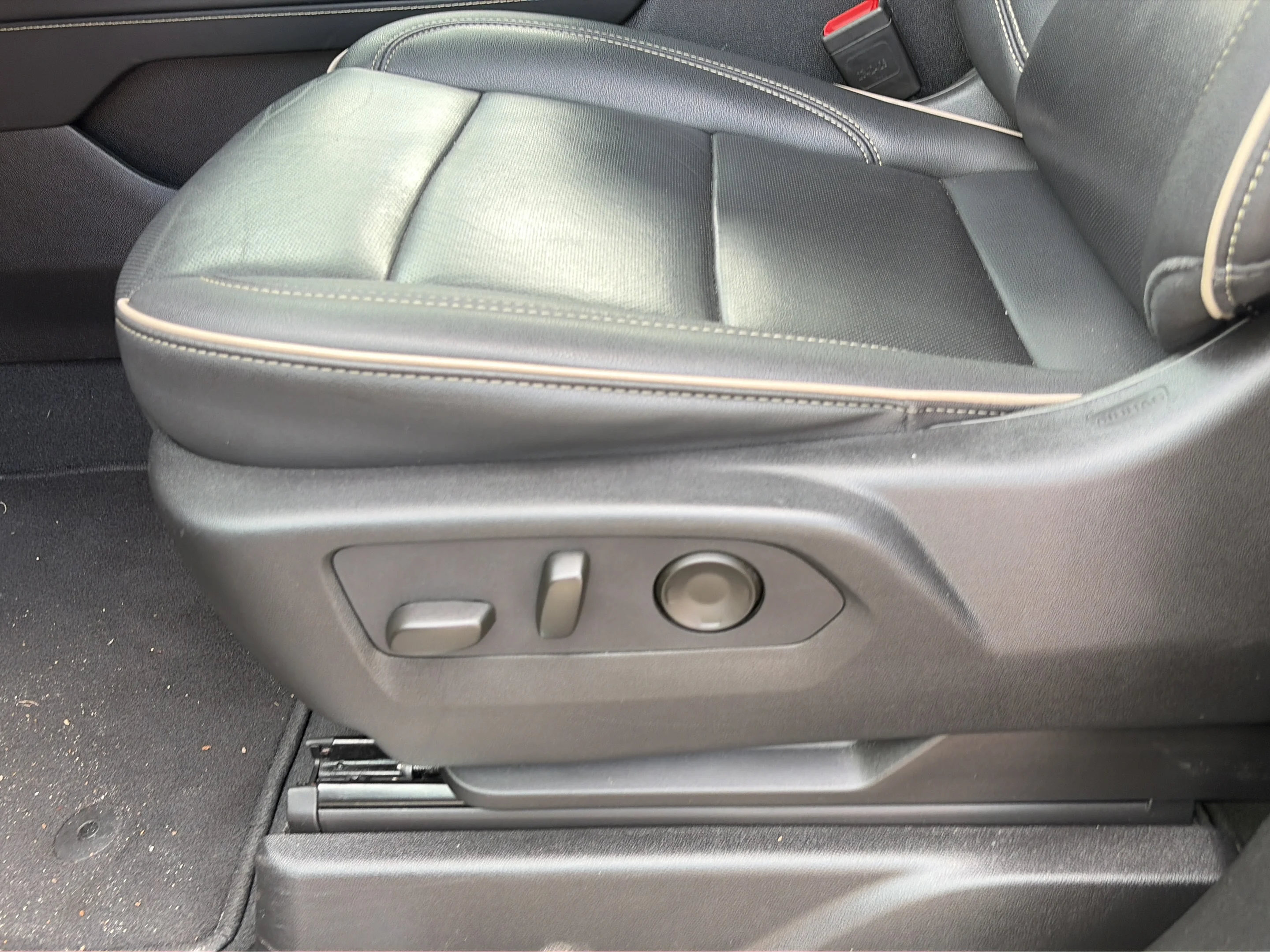 Used 2024 Dark Ash Metallic Chevrolet Premier image 16