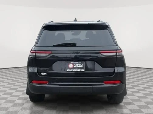 Used 2023 Black Jeep Altitude X image 4
