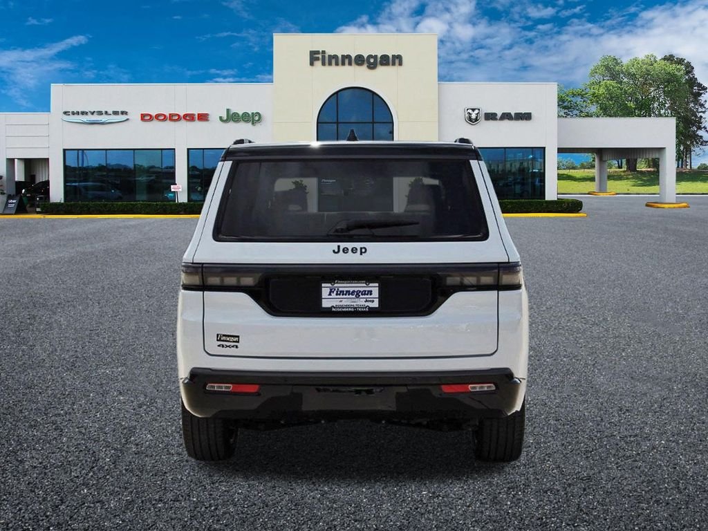 New 2026 Bright White Clear-Coat Exterior Paint Jeep Summit Reserve image 5