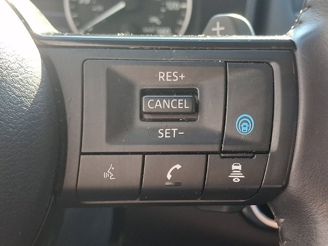 Used 2021 Gray Nissan SL image 25