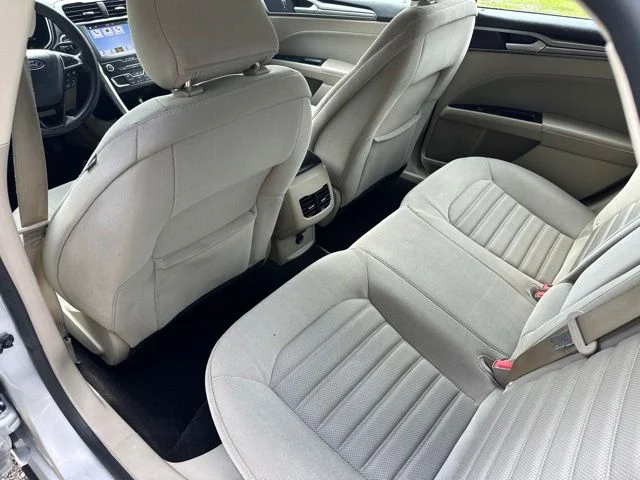 Used 2019 Ingot Silver Ford SE image 16