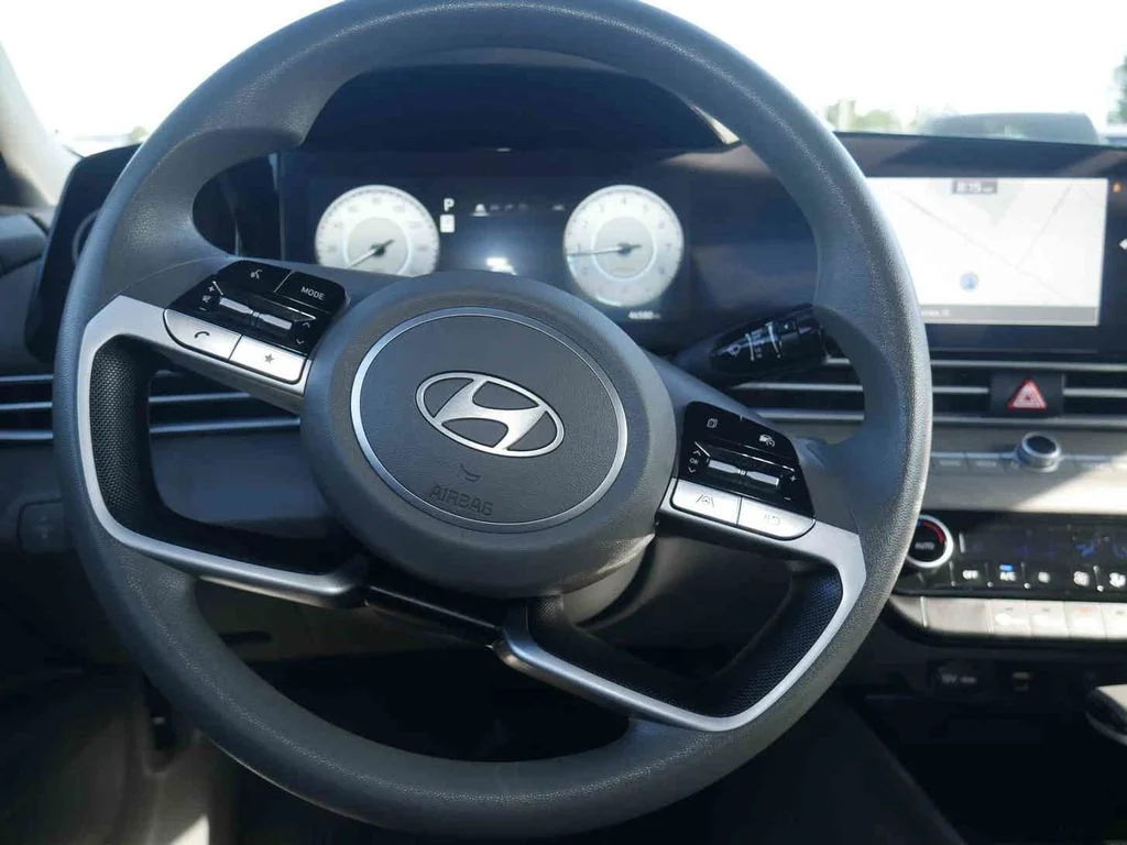 Used 2024 Silver Hyundai SEL image 29
