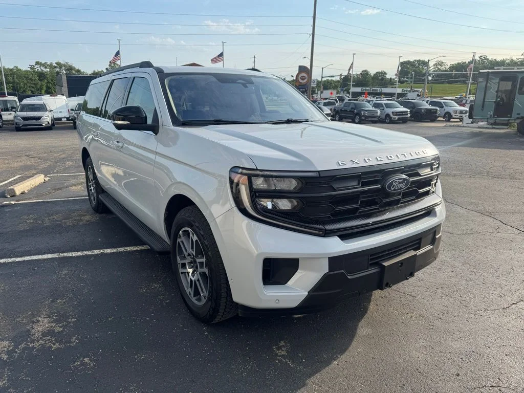 2025 Ford Expedition Active MAX 4x4's photo
