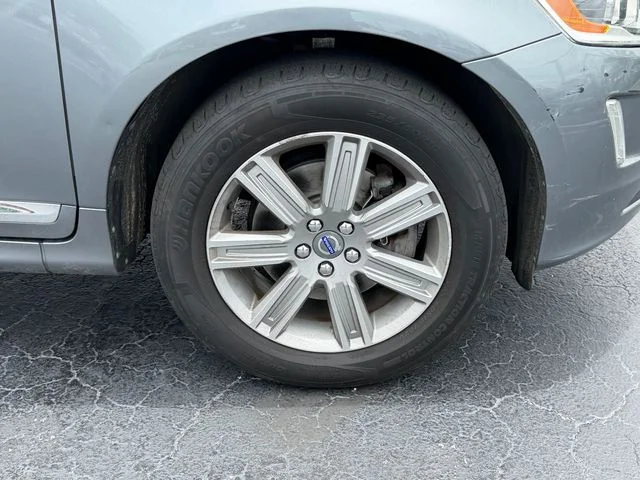 Used 2016 Gray Volvo T6 image 9