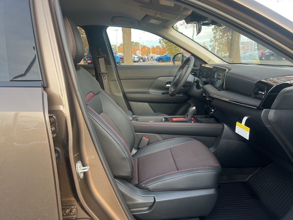 2025 Nissan Kicks SR AWD - Photo 16