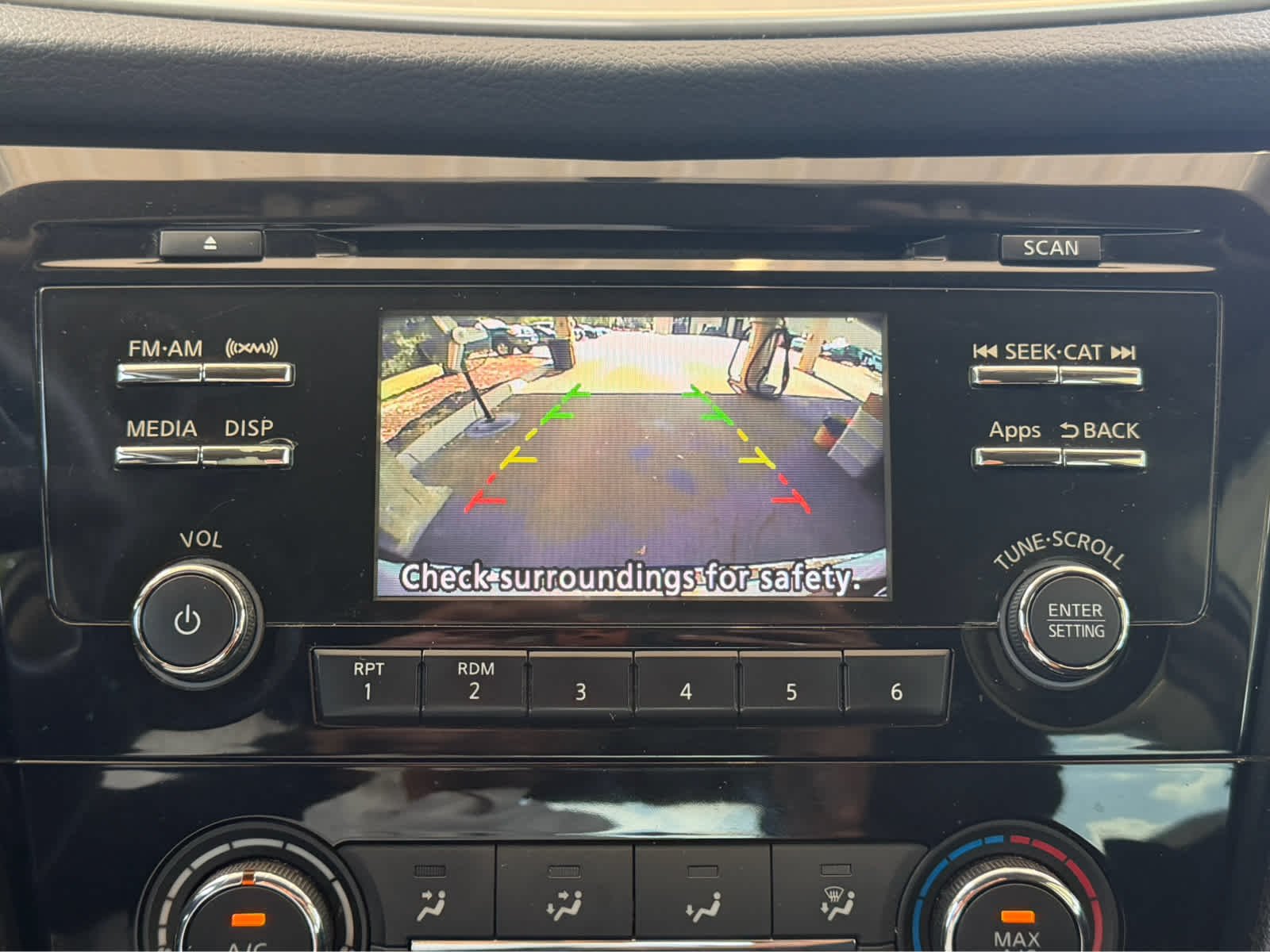 Used 2016 Brilliant Silver Nissan S image 17