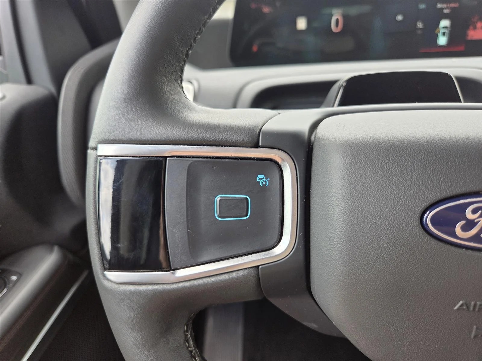 Used 2025 Agate Black Ford Active image 27