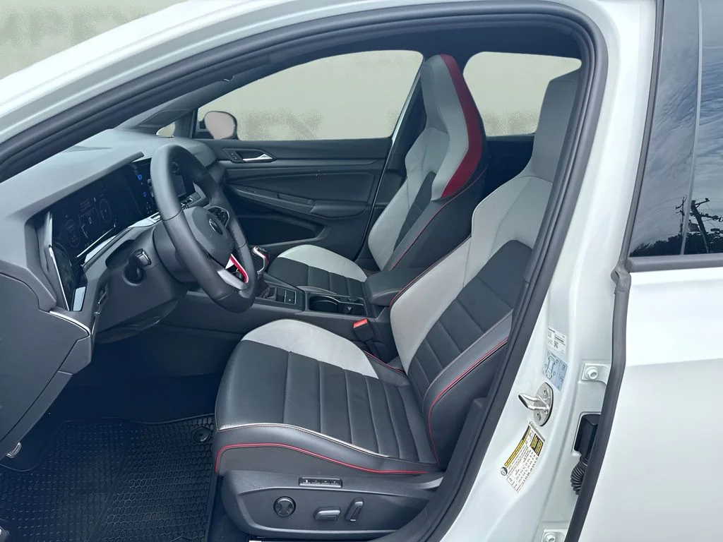 Used 2022  Volkswagen Autobahn image 5