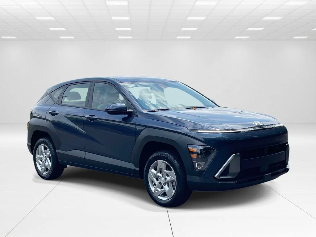 Used 2024 Blue Hyundai SE image 1
