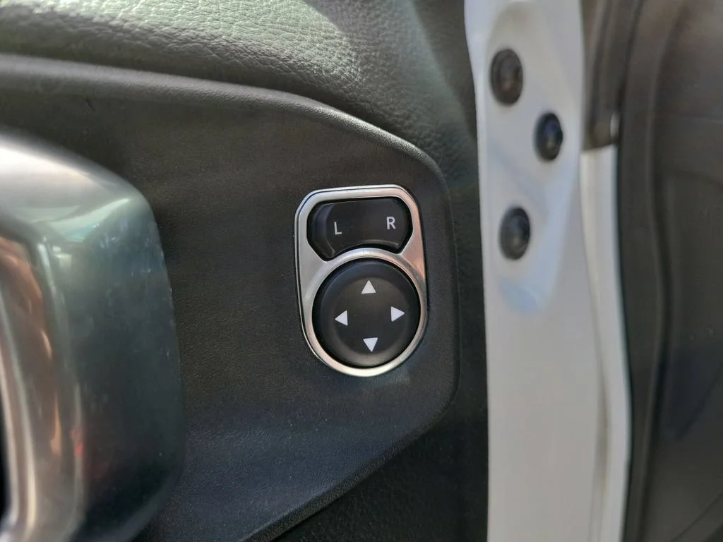 Used 2021 White Jeep Sahara 4x4 image 22