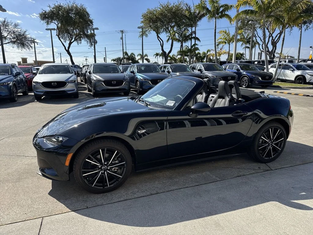 2025 Mazda MX-5 Miata Grand Touring - Photo 10