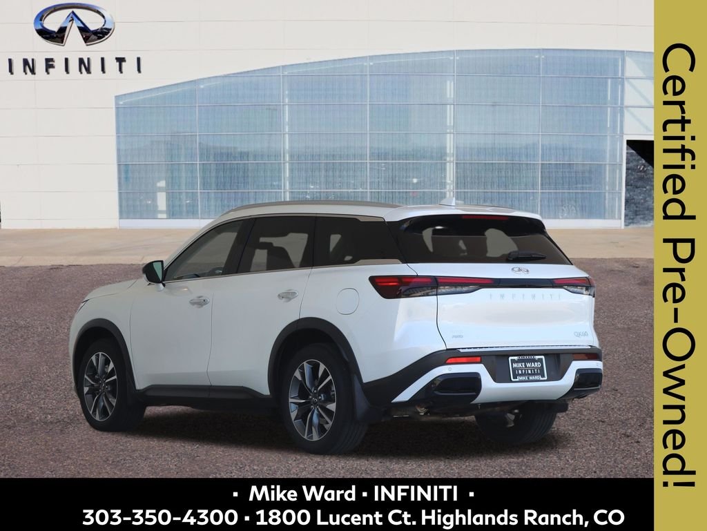 Certified Used 2025 White INFINITI LUXE image 3