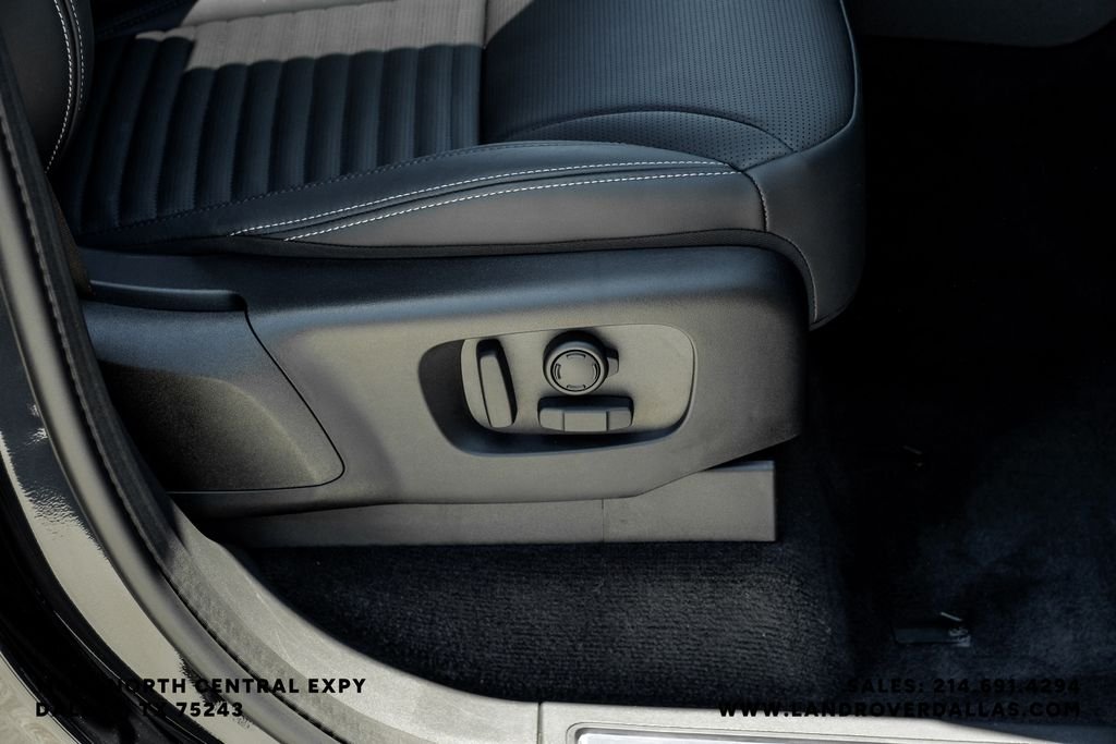 Certified Used 2025 Black Land Rover Metropolitan Edition image 45